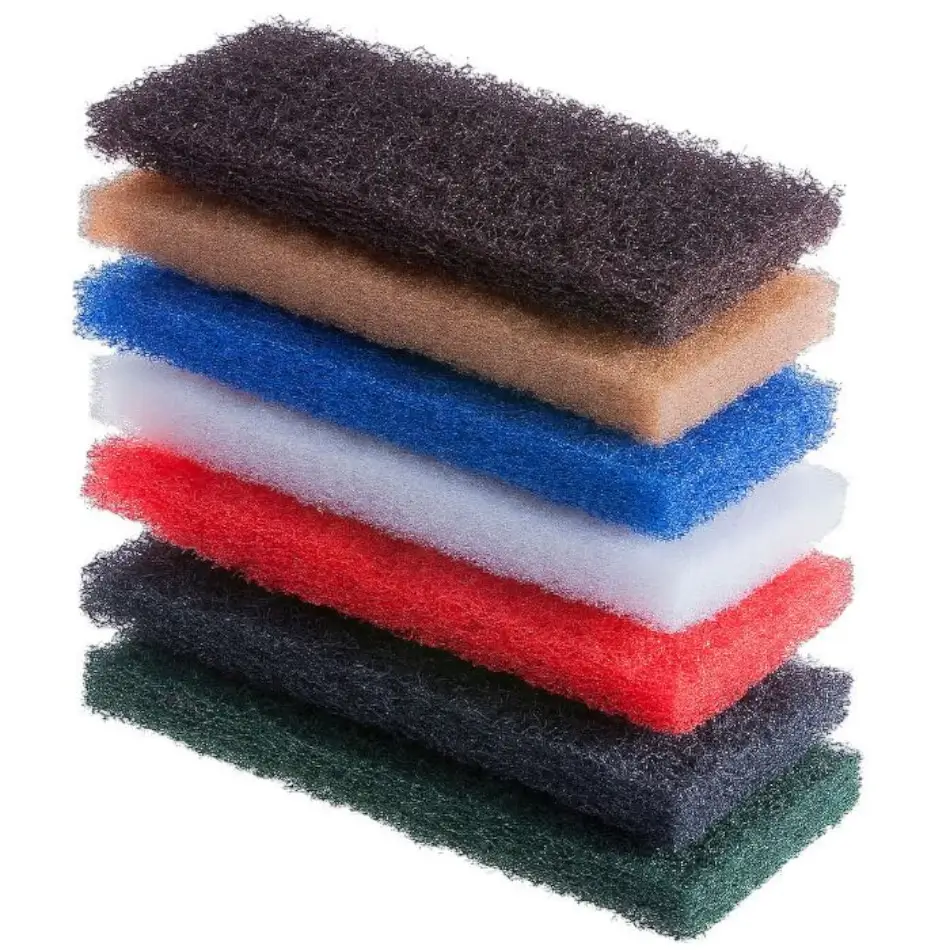 Handpads in der professionellen Reinigung: Welches Pad für welchen Untergrund?