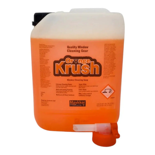 Maykker orange krush glasreiniger seife in einem durchsichtigen kunststoffkanister mit orangefarbener flüssigkeit und ausguss