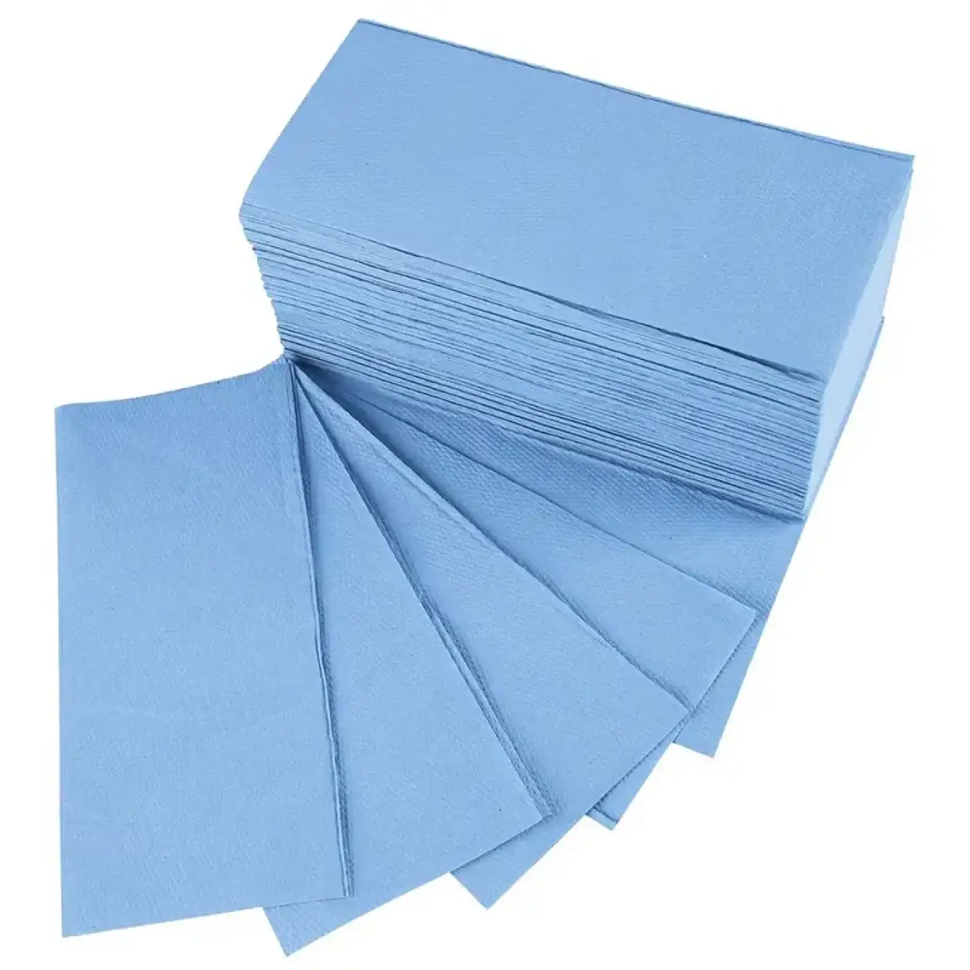 Ein stapel hellblauer, strukturierter papierhandtücher hygoclean 2-lagig aus recyclingpapier falzung v/zz 23x21 cm