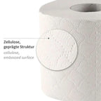 Eine rolle weißes, geprägtes cellulose-toilettenpapier mit strukturmuster von hygoclean 3-lagig kleinrolle