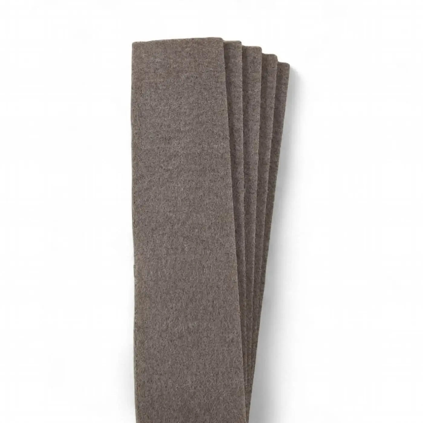 Stapel dunkelgrauer filzstreifen für maykker walnuss einwascher bezug aus hochwertigem material
