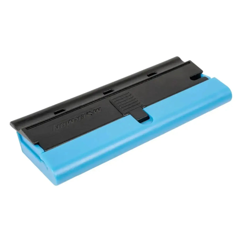 Blaue und schwarze plastik-fensterschaber mit strukturiertem griff von moerman multi scraper 10cm