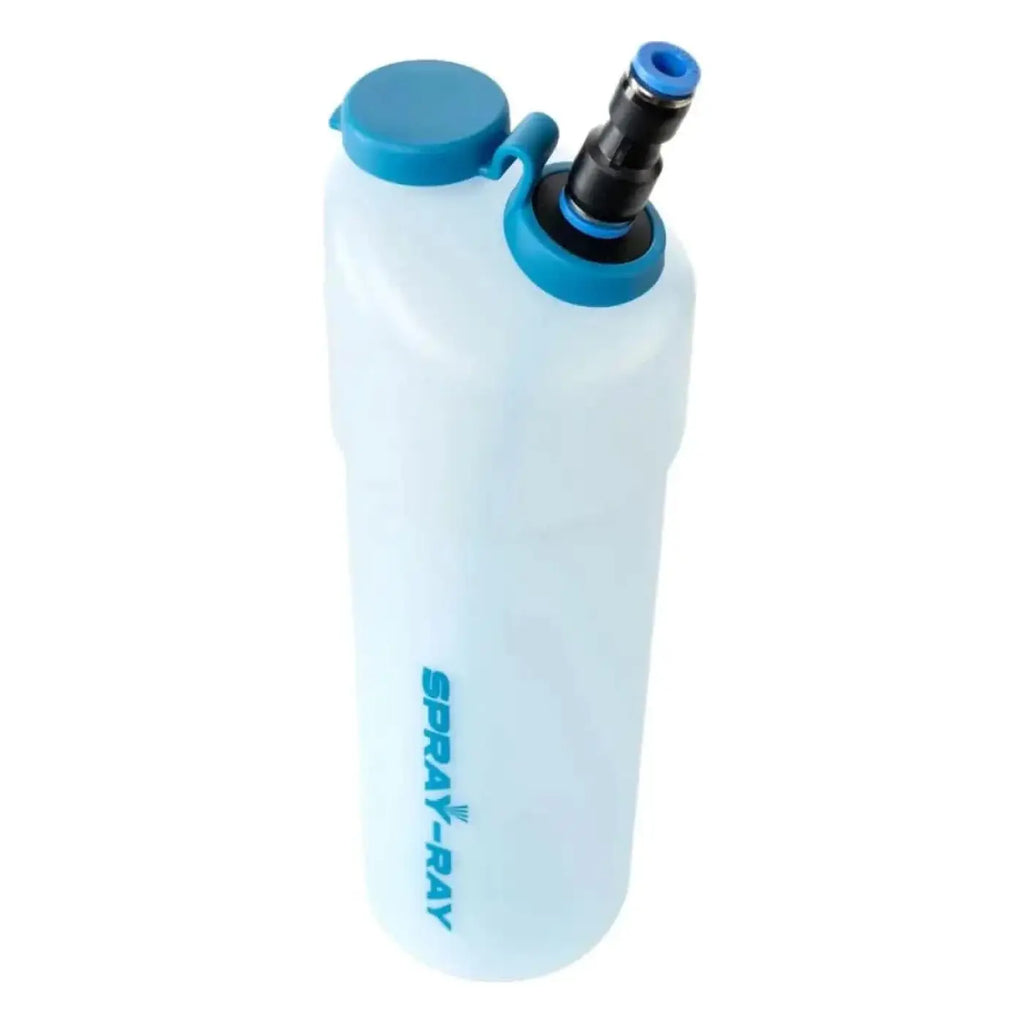 Lightblaue transparente Kunststoffflasche moerman spray-ray mit passendem blauen Deckel und schwarzem Ausguss