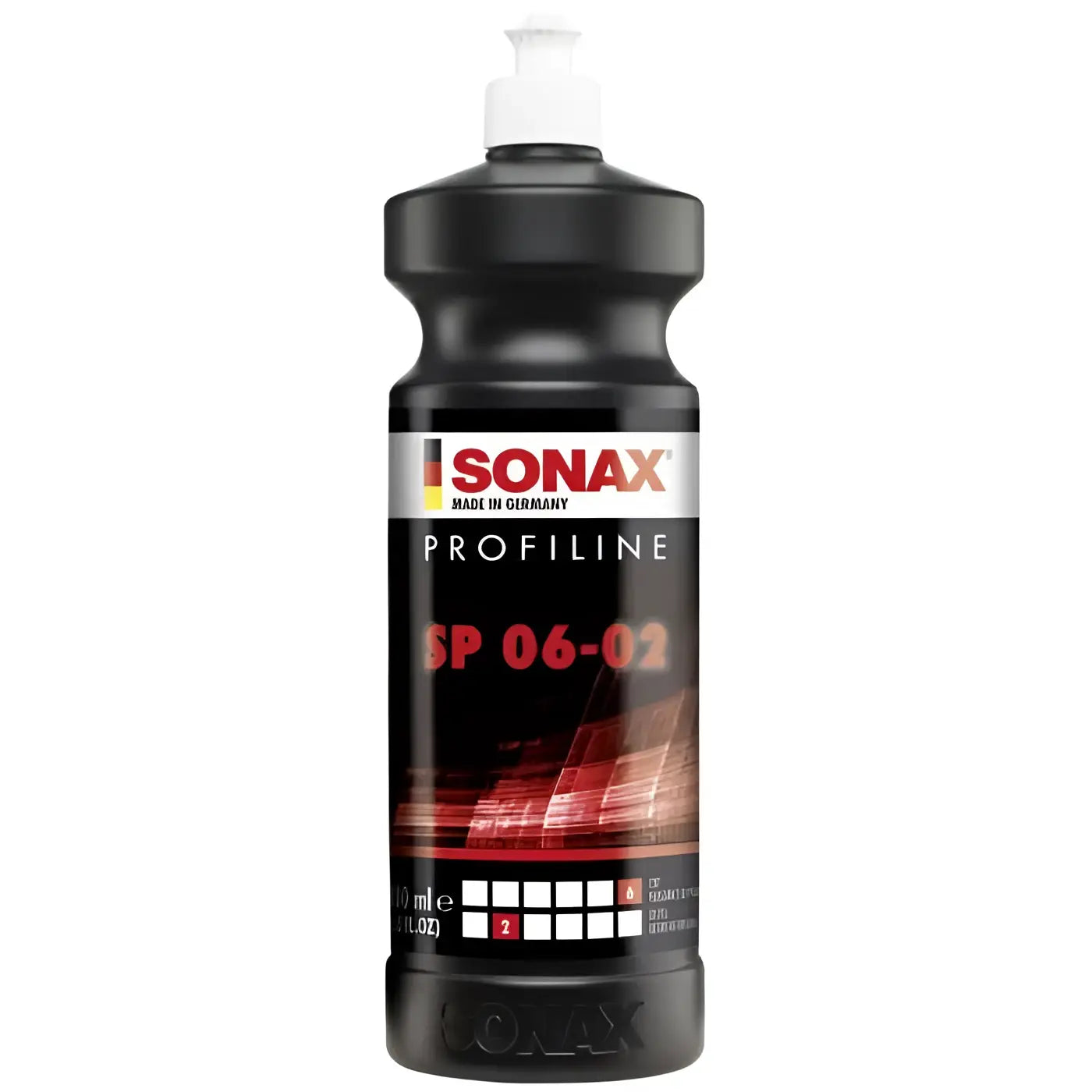 Schwarze plastikflasche mit weißem pumpspender, sonax profiline schleifpaste autopolitur sp 06-02 1l, etikett in rot und silber