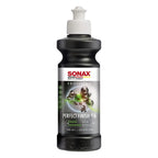 Schwarze plastikflasche mit weißem pumpspender sonax profiline perfect finish 250 ml für perfekte oberflächenpflege