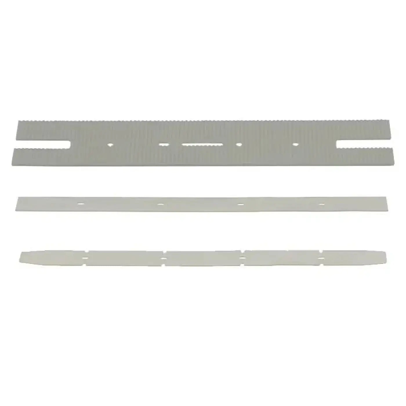 Drei metallische klingenstreifen mit verschiedenen ausstanzungen und gezahnten kanten für wetrok discomatic tango sauglippe pur arbeitsbreite 34 cm